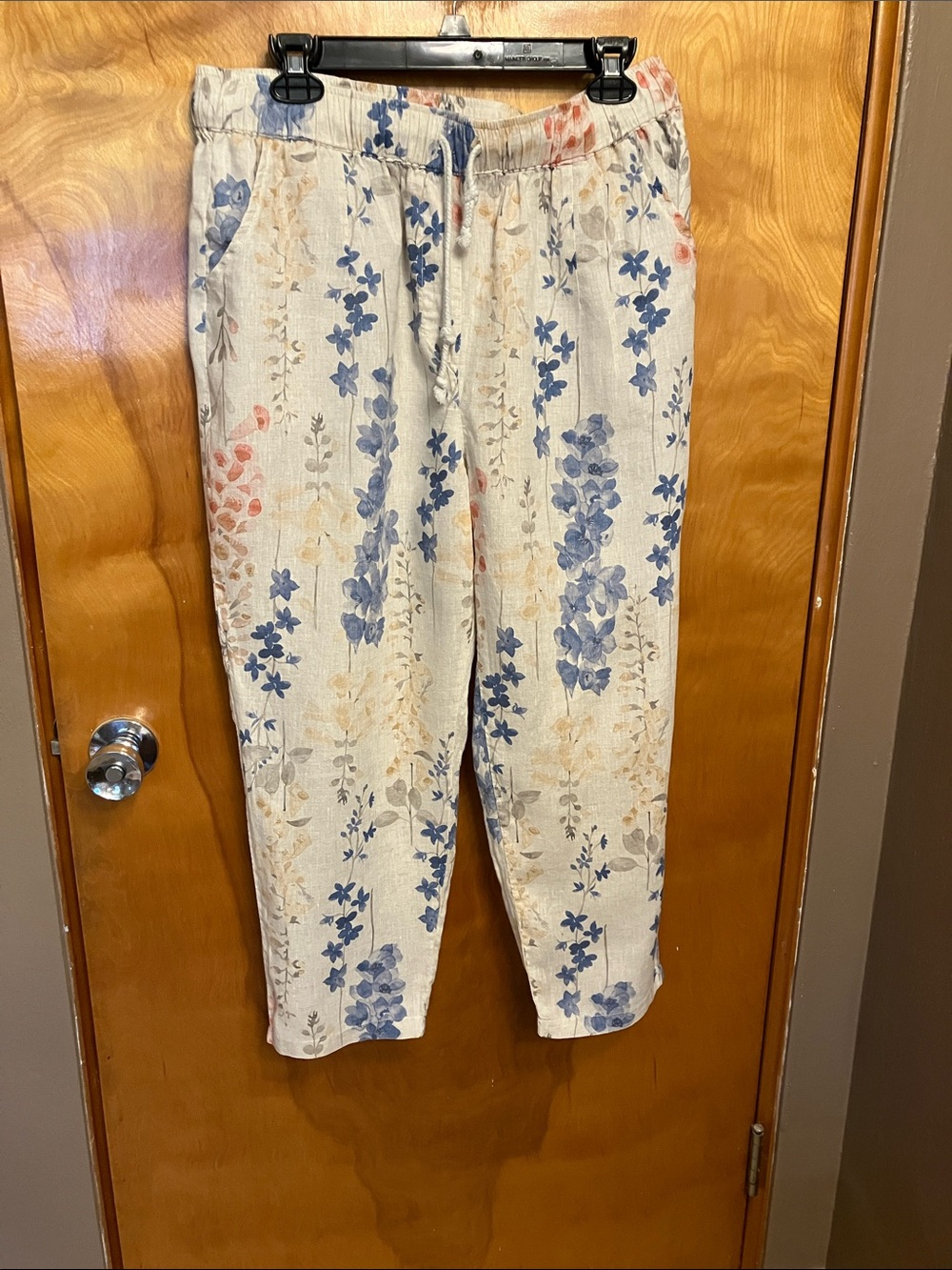 CHARLIE B. Size L.  Linen-Blend Drawstring Pants — Blue & Cream. Two pockets. EU